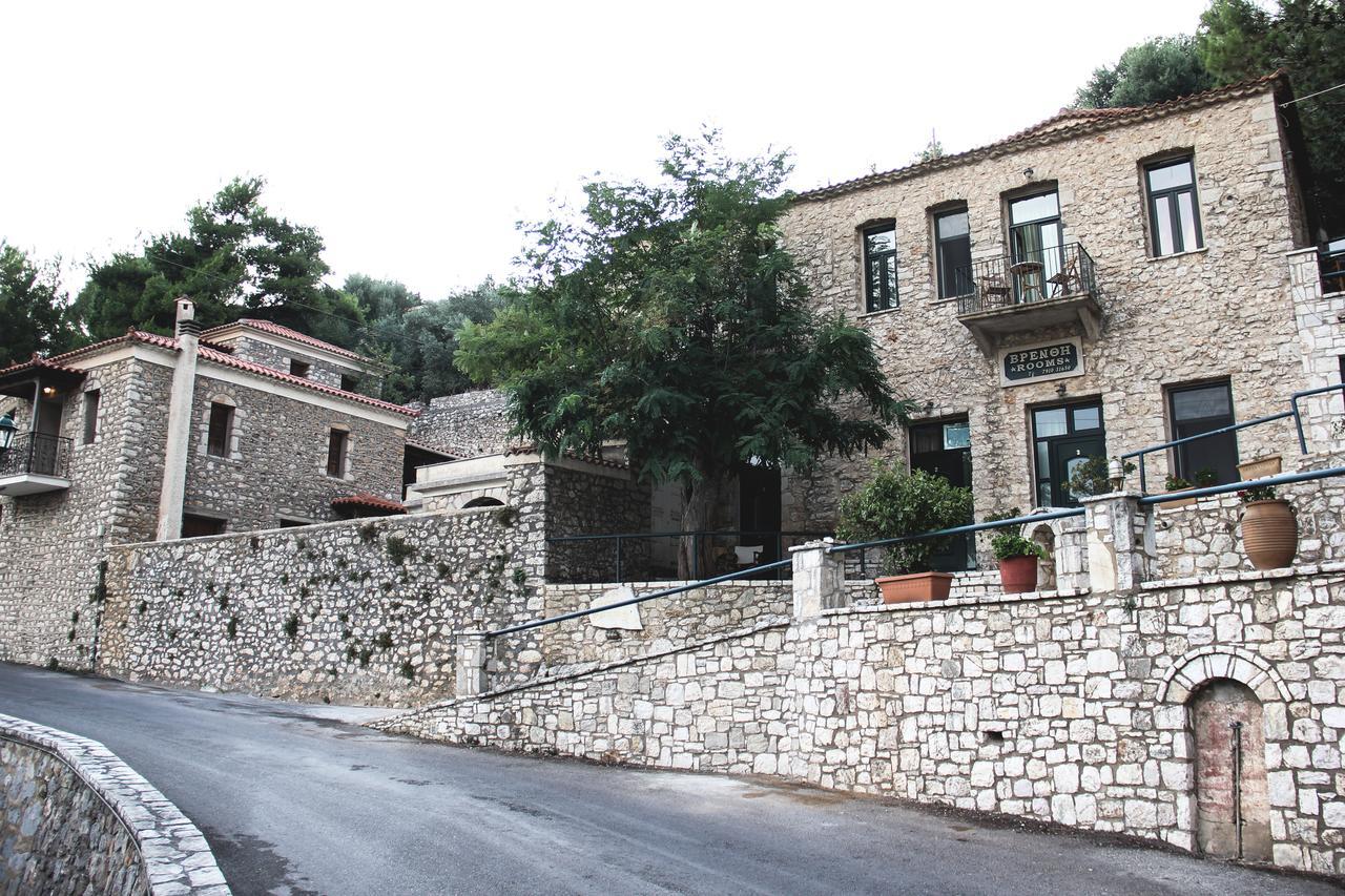 Guesthouse Vrenthi Karítaina 外观 照片