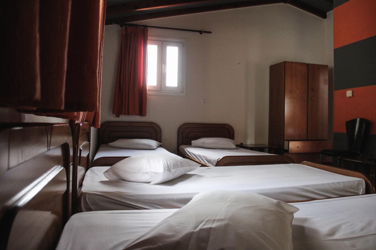Guesthouse Vrenthi Karítaina 外观 照片