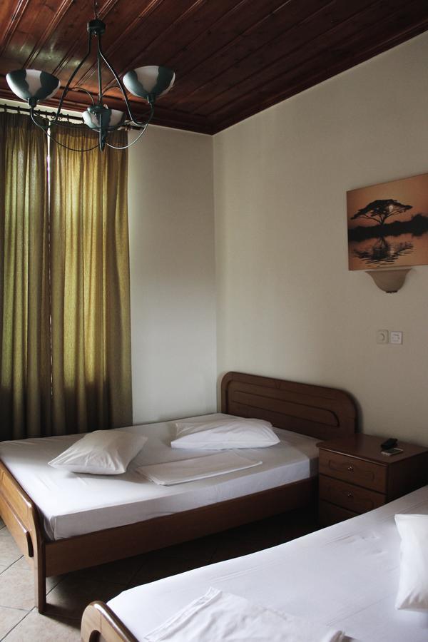 Guesthouse Vrenthi Karítaina 外观 照片