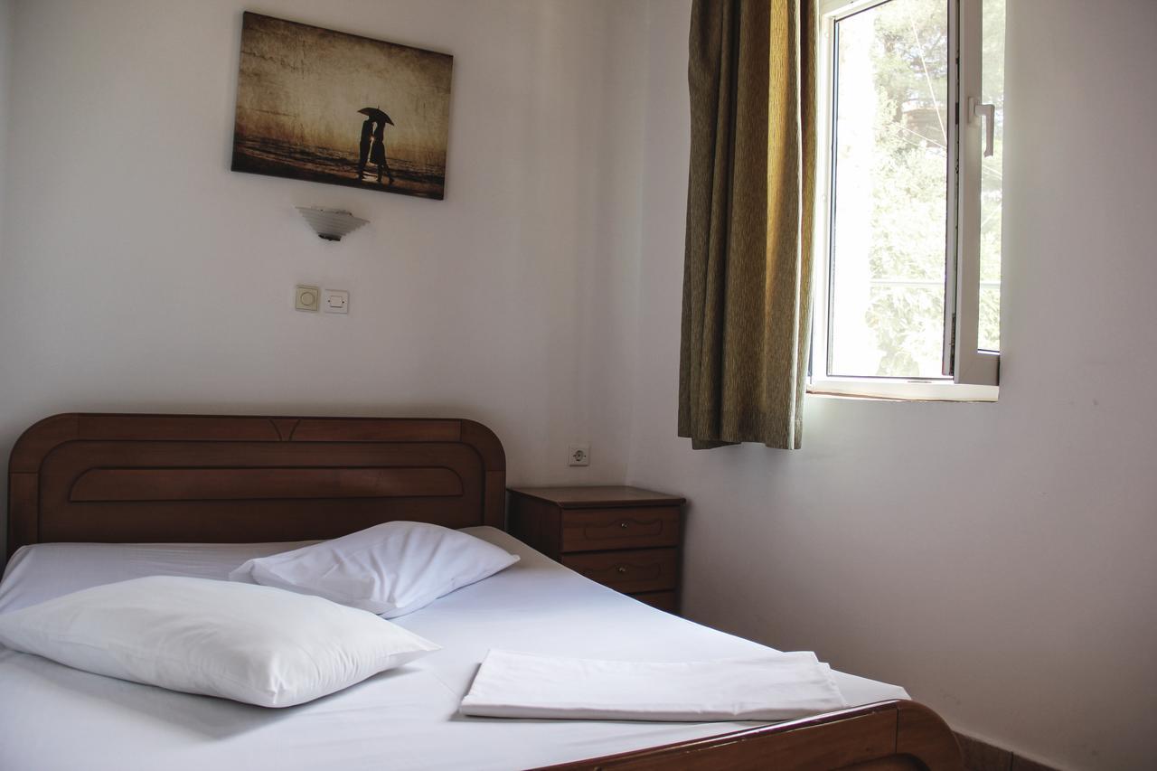 Guesthouse Vrenthi Karítaina 外观 照片